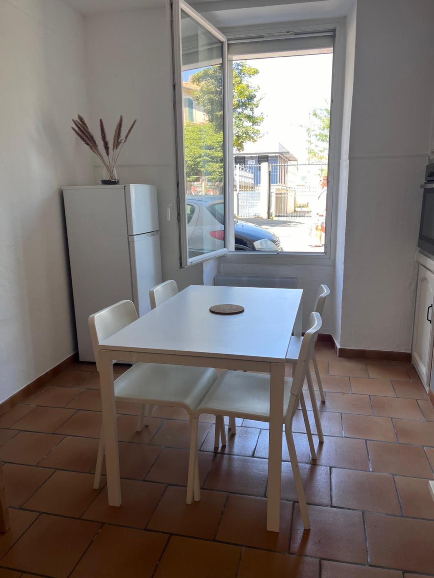 Charmant T2 En Plein Centre Ville De Cavaillon Exterior foto